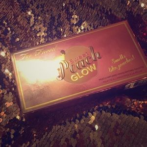 Too Faces Sweet Peach Glow Palette